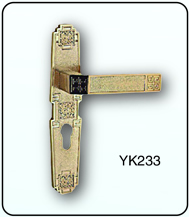 YK233